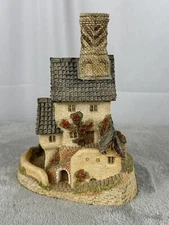 David Winter Cottages- House of the Master Mason- 1984