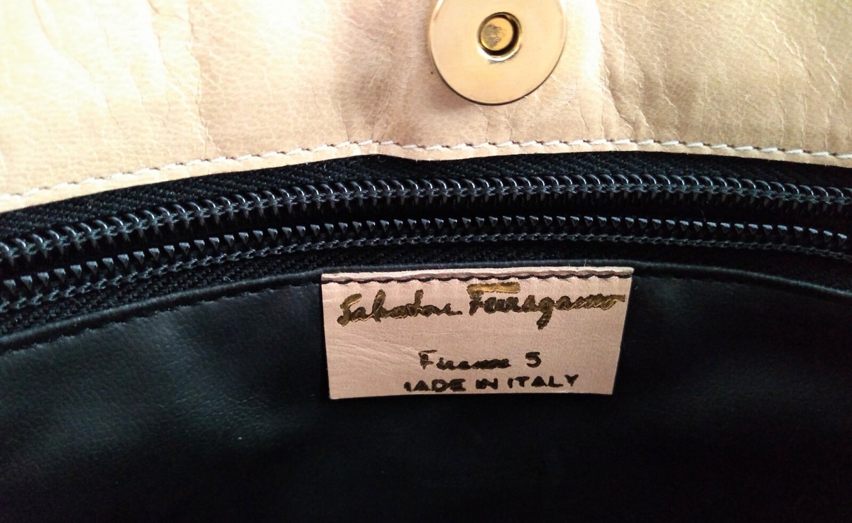 SALVATORE FERRAGAMO Vintage Firenze 5 Beige/Black Leather SALVATORE FERRAGAMO Vintage Firenze 5 Beige/Black Leather