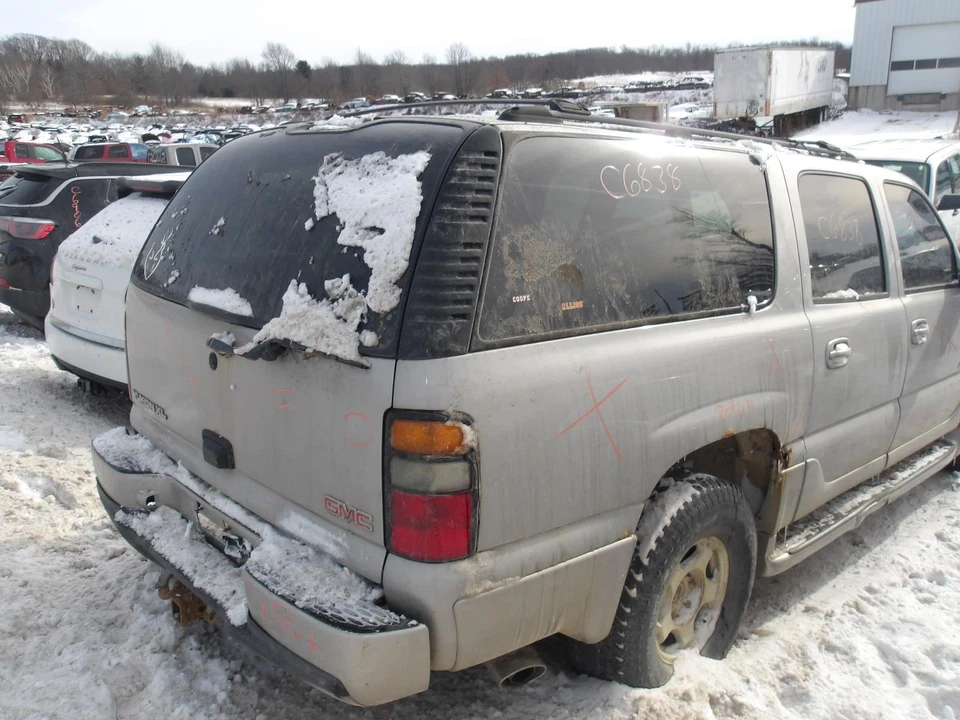 Depósito de líquido de lavadora usado se adapta a: 2004 Gmc Yukon XL 1500 con limpiaparabrisas trasero opcional C25 Gr Foto 4 de 4