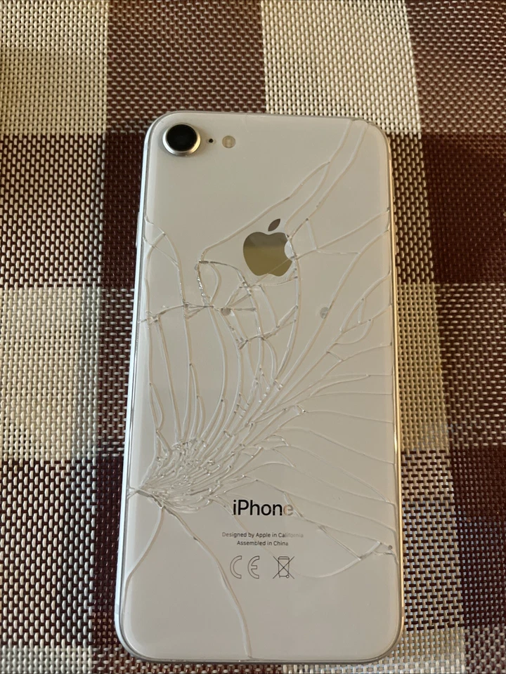 Apple iPhone 8- 64GB - Argento - Immagine 2 di 2