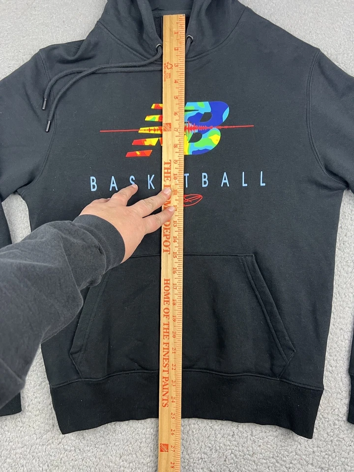 Sudadera con Capucha New Balance Hombres Pequeña Negra Sudadera Sísmica Kawhi Leonard Signature Foto 4 de 4