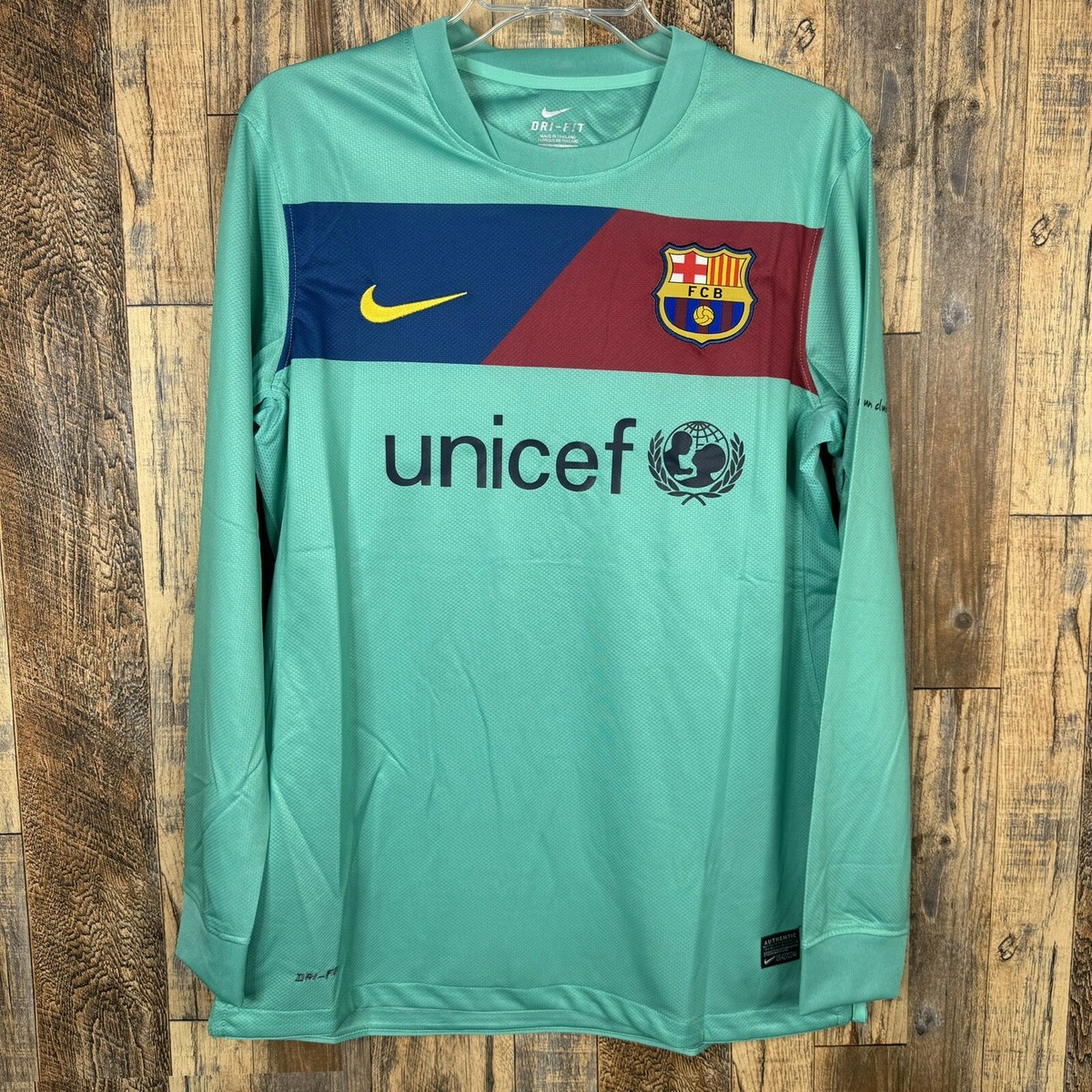 FC Barcelona 2010-11 Away Long Sleeve Soccer Jersey Messi