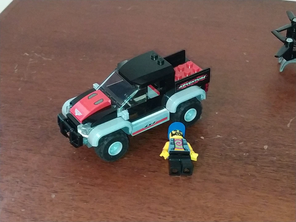 LEGO City 60207 Sky Police Drone Chase, foto 2 di 5
