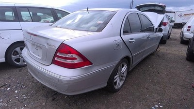 Used Fuel Pump fits: 2005 Mercedes-benz Mercedes c-class 203 Type Pump Assembly
