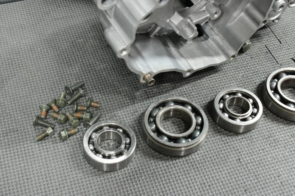 2004 YAMAHA WR250F OEM ЛЕВЫЙ ПРАВЫЙ ДВИГАТЕЛЬ ДВИГАТЕЛЬ КАРТЕР КРИВОШИПА БЛОК - Изображение 2 из 4