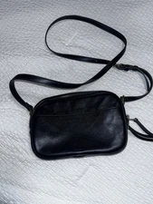 Fossil Crossbody Bag Purse Black Leather Gold Hardware Medium Sized