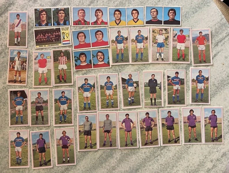 FIGURINA CALCIATORI PANINI 1970/71 Scudetto Strisce Livorno / Mantova
