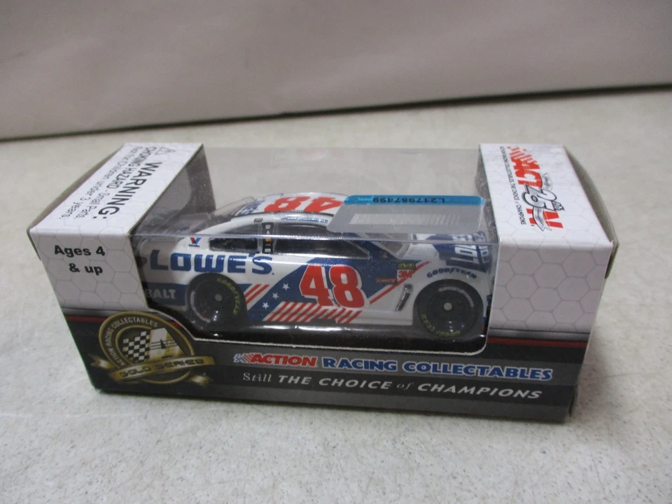 Action Jimmie Johnson Lowes Patriotic 2017 1/64 Foto 2 de 3