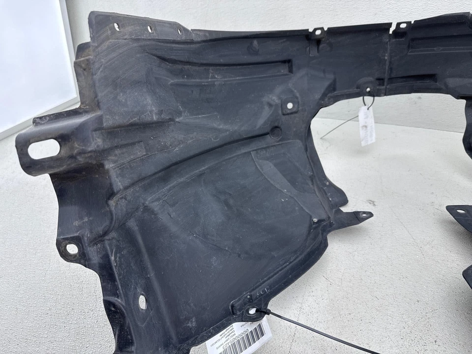 Nissan Sentra 2013-2019 guardabarros delantero derecho protector contra salpicaduras negro fabricante original Foto 4 de 4