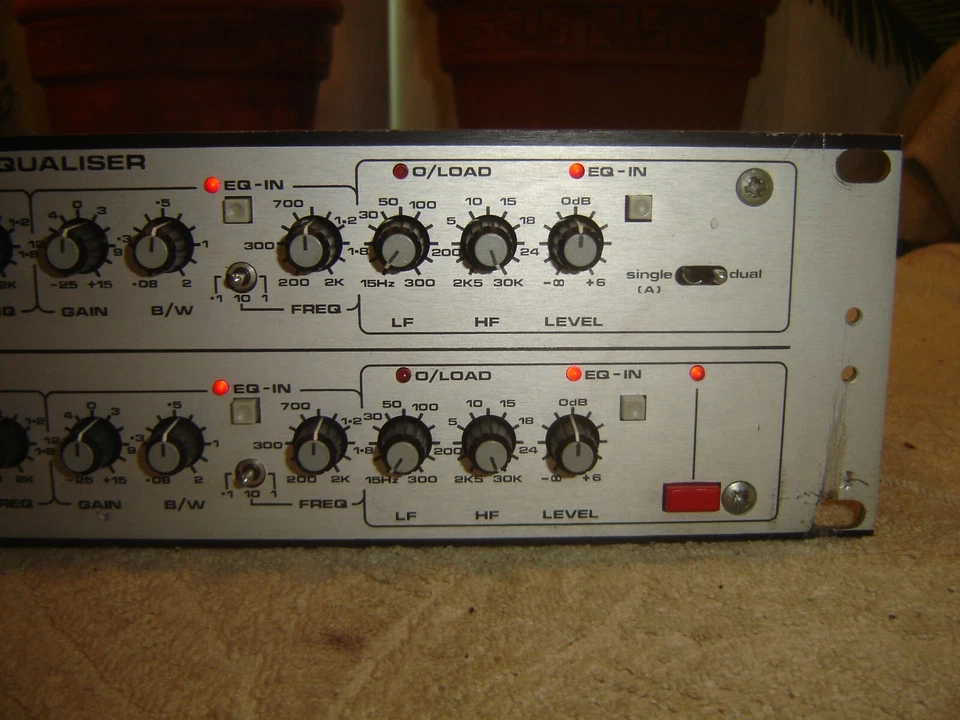 Klark Teknik DN410, Dual Parametric Equalizer, 5 Band Stereo Eq Hi & Lo Cut Rack - Image 2 of 4