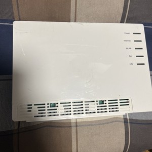 AVM FRITZ!Box 7582 Ohne Netzteil