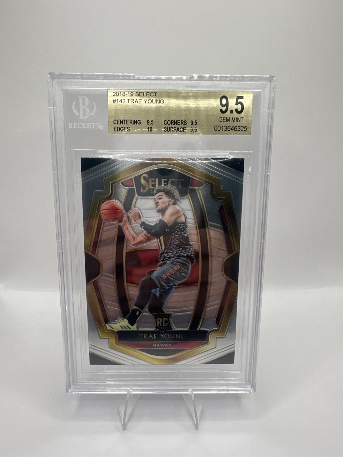 2018-19 Panini Select Premier Level Trae Young #142 BGS 9.5 Atlanta Hawks