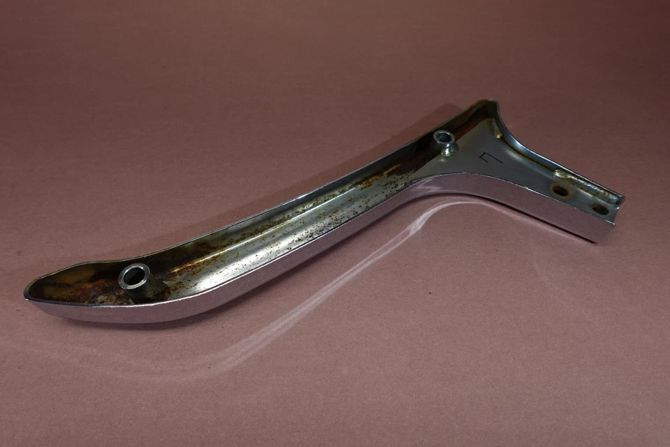 Yamaha VStar 1300 V Star XVS1300 2007-2015 respaldo lateral izquierdo barra Sissy Foto 3 de 4