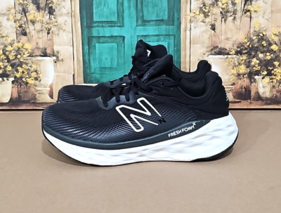 New Balance Women New Balance Women’s Fresh Foam Black and White Athletic Shoes Size 11 main image 1