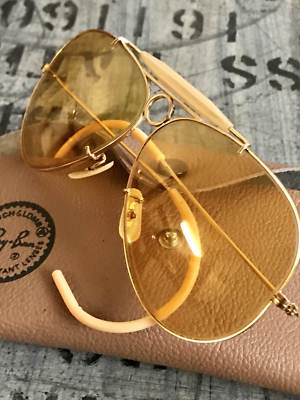 CIRCA 1970s VINTAGE B&L RAY-BAN ARISTA GP AMBERMATIC SHOOTER