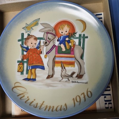 Sistet Berta Hummel 1976 Christmas collector plate  ''Scared Journey* Orginal Box
