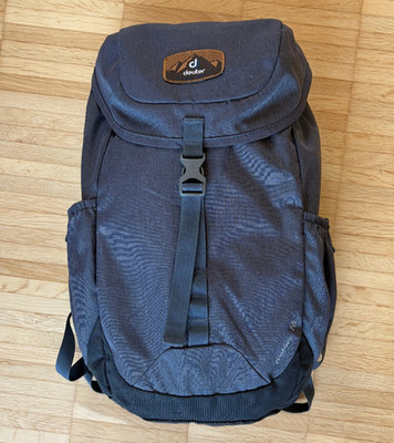 Rucksack Deuter Walker 16, grau, wenig genutzt
