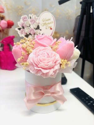 Flower-Shaped Pink and White Decorative Candle Arrangement for Mother's Day