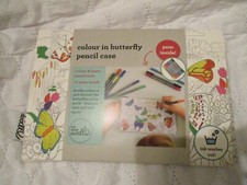 NEU Colour in & Learn Schmetterling Federmäppchen; mit 10 Stiften zum Dekorieren enthalten