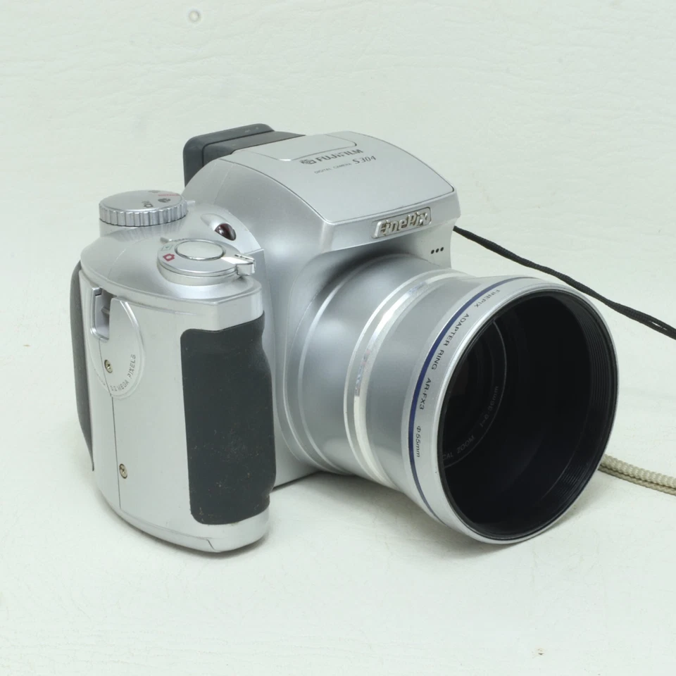 Fujifilm FinePix S304 3.2MP Digital Camera -  No Card, photo 3 of 5