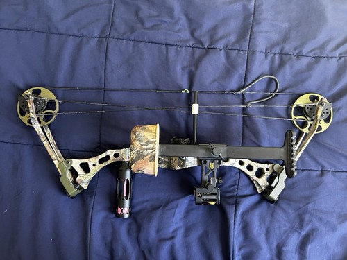RIGHT HANDED BEAR APPRENTICE COMPOUND BOW - Picture 3 of 17