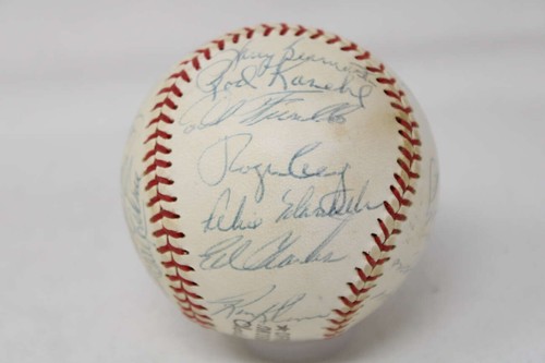 Joe DiMaggio Pee Wee Reese George Kelly Joe Black Signed Baseball 29 A ID:453172 - Picture 2 of 6