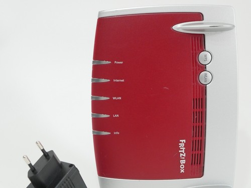 AVM FRITZ Box 4040 AC 1300 International Dual Band WLAN Router - Rot/Silber - Bild 2 von 10