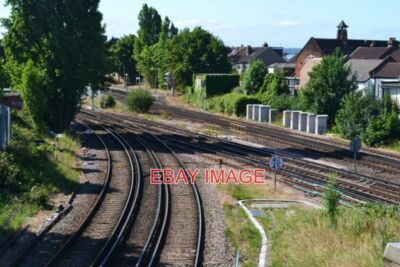 PHOTO  RAILWAY JUNCTION NORTH OF STREATHAM COMMON RAILWAY STATION