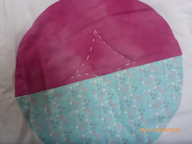 Vintage Hand Crafted/Stitched Quilt Circle Design 62" x 62" - Image 4 of 4