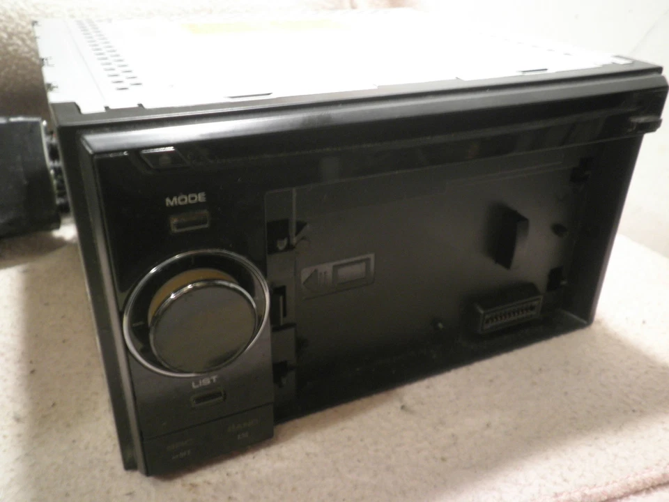 PIONEER AVIC F320BT AUTORADIO CD CON NAVIGATORE SOLO CORPO FISSO NO FRONTALE - Immagine 2 di 4