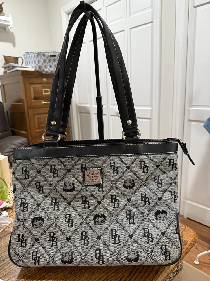 Bolso de mano Betty Boop vintage bolso negro monograma por todas partes logotipo estampado “BB” Foto 2 de 4