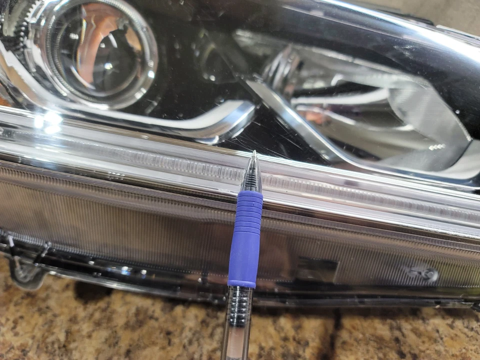 Conjunto de faros para pasajero derecho Honda Accord 2016-2017 Foto 4 de 4