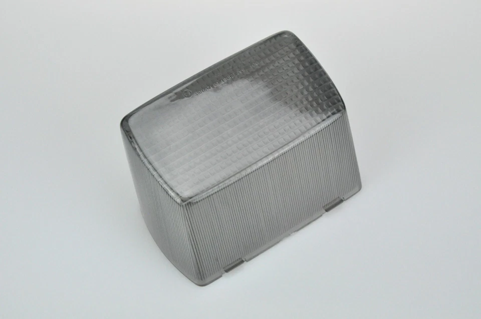 Lente de luz trasera Smoke Fit Yamaha 1988-1992 FZR400 Foto 3 de 4