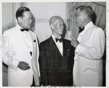 1961 Press Photo Chen Cheng chats with UN representatives in New York