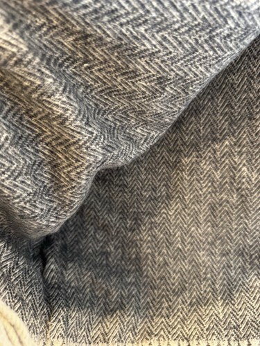 Nido Notte Italia Color Block Imported Throw Blanket 51”x67” Grays - Picture 4 of 4