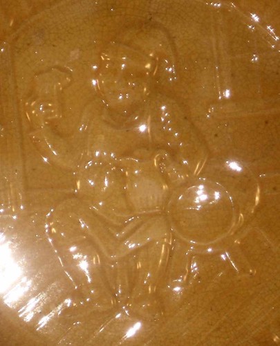 Vintage Majolica 11" Plate Raised Man Drinking Beer Design Yellow & Brown Colors - Picture 3 of 4
