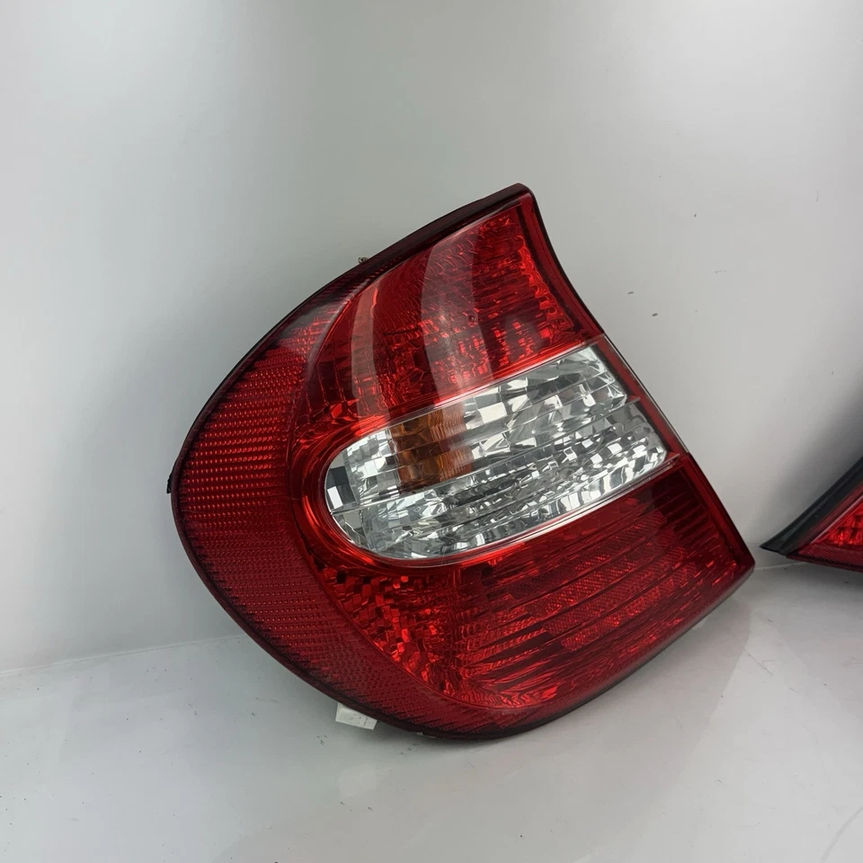 Juego de luces traseras para conductor y pasajero Toyota Camry 2002 2003 2004 OEM Foto 3 de 4