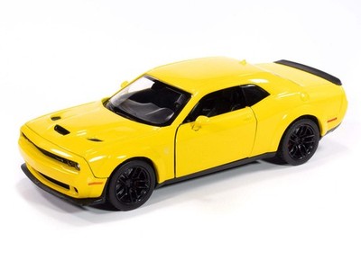 Johnny Lightning 2018 Dodge Challenger SRT Hellcat Widebody (Yellow) 1:24 Diecas
