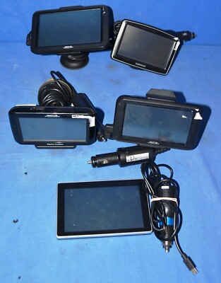Lot of 6 MAGELLAN and TOMTOM GPS