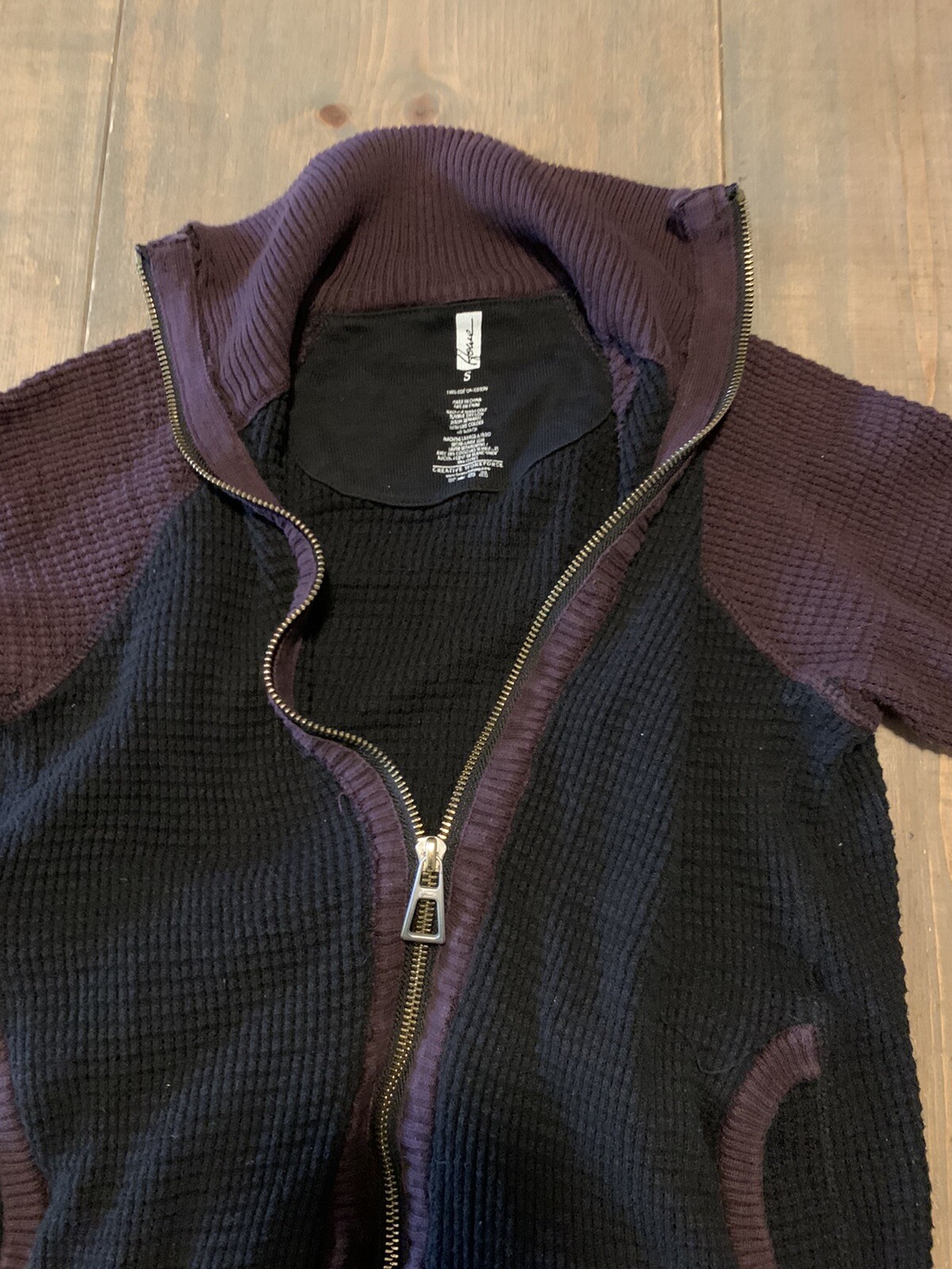 Howe Clothing Women's Long Sleeve Full Zipper Wine/Black Cardigan ...