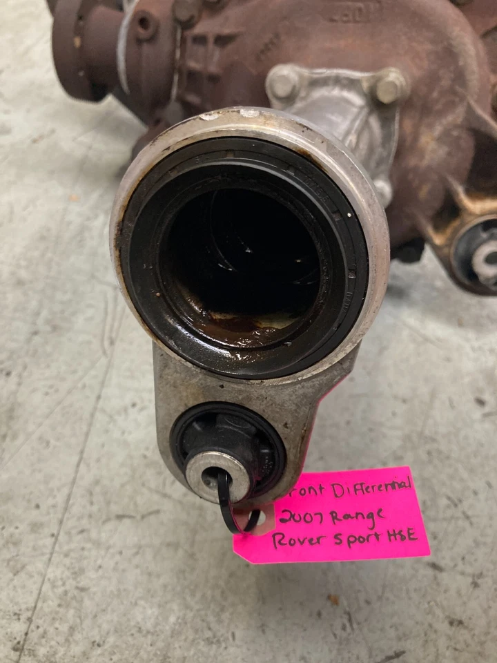 06-09 Range Rover Sport Conjunto de portador de eje diferencial delantero OEM Foto 3 de 4