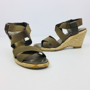 bandolino wedge heels