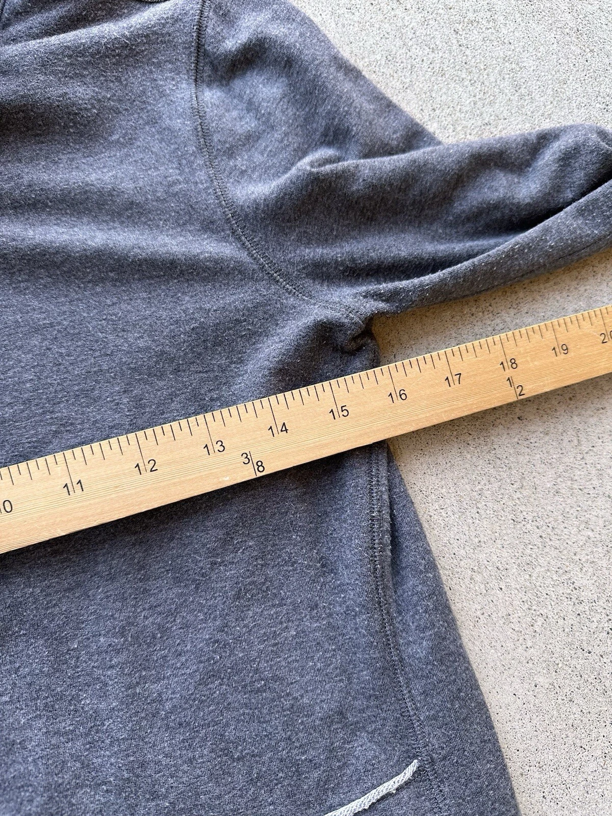 alo-yoga zip up snap button activewear sweatshirt