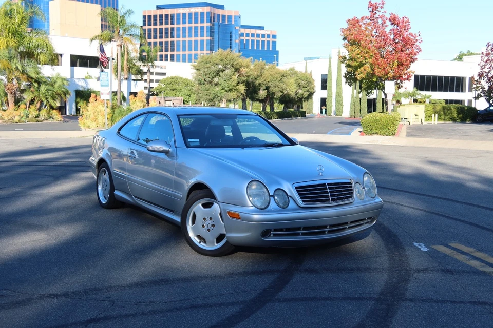 Mercedes-Benz Clase CLK 55 AMG 2002 cupé 86 k V8 cuero térmico luna GPS Foto 3 de 4