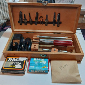Xacto Knife set with extra Blades