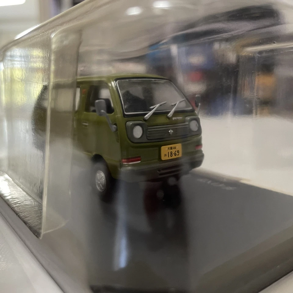 1: 43 Spark Japanese Commercial Vehicle Daihatsu Hijet S38V 1976 Car Model - Image 4 of 4