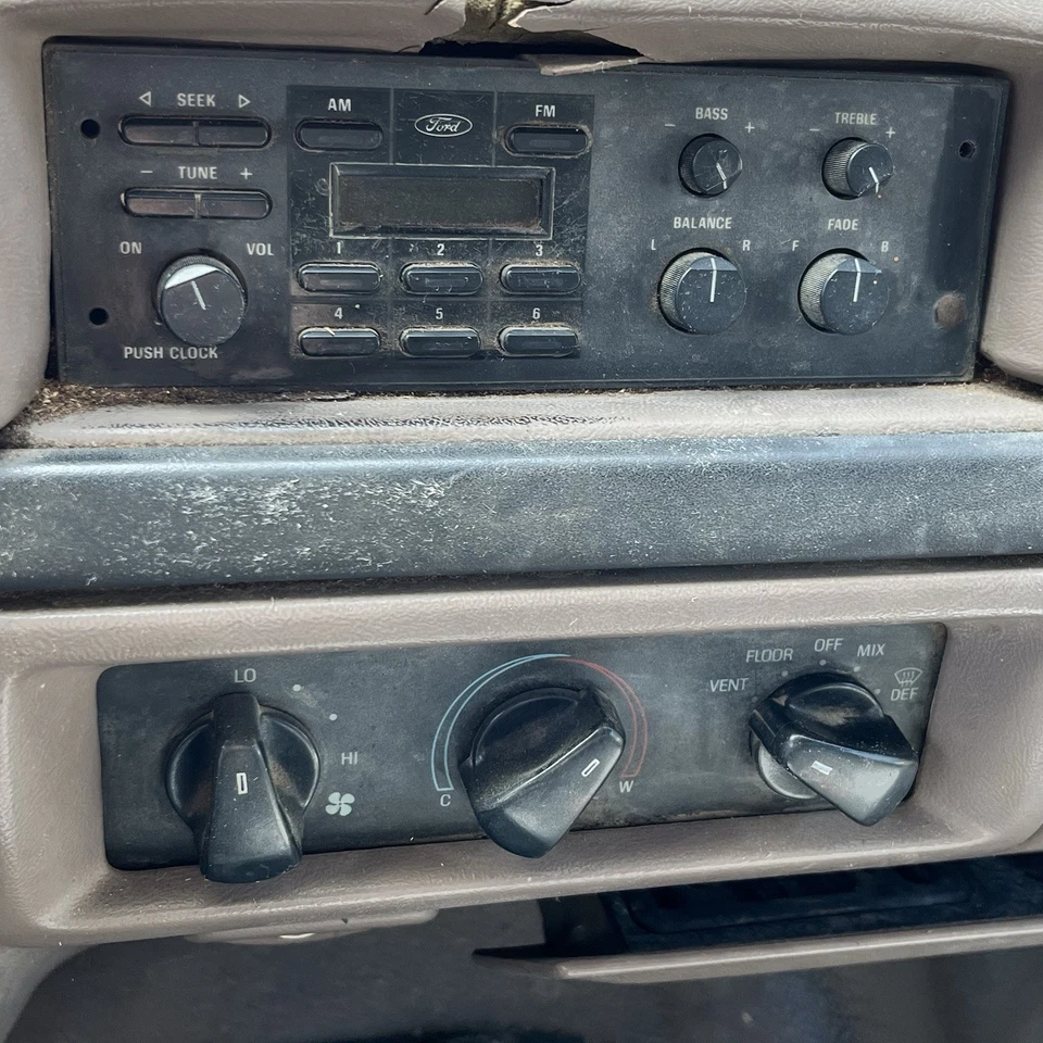 Controles de aquecedor AC painel fabricante de equipamento original Ford Bronco F150 F250 F350 F-Super Duty 1992 - 1994 - Imagem 2 de 4