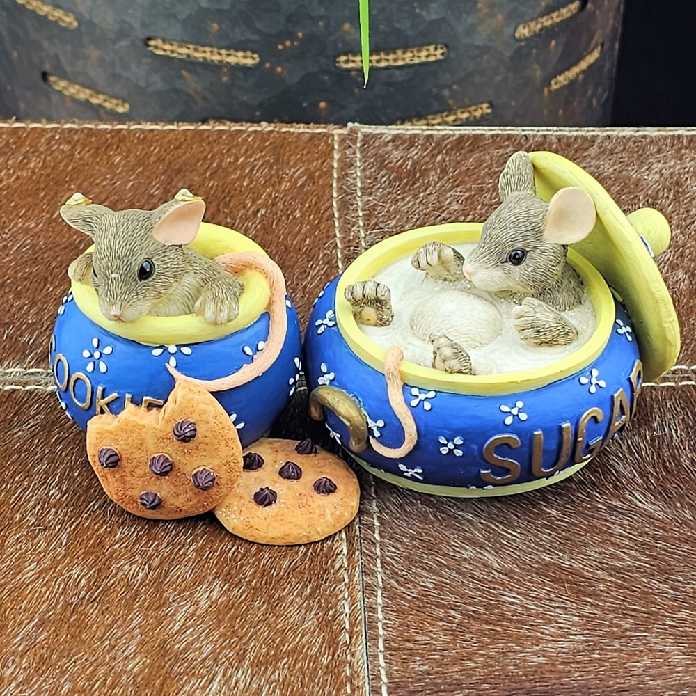 Charming Tails Figurine Couldn't Be Sweeter & Hi Cookie Mouse Friendship Love