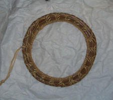 STRAW WOVEN WREATH ORNAMENT APPROX 4" ROUND