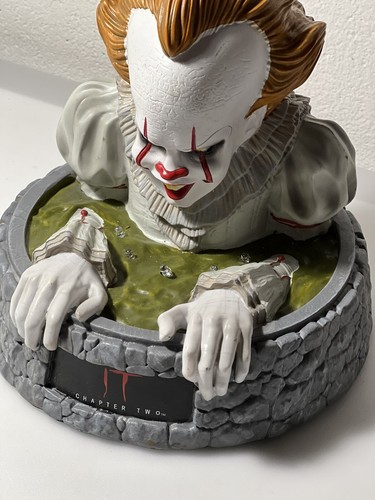 Statua Pennywise Illuminazione Fogna LED Spirito Halloween (Z30) - Foto 5 di 8
